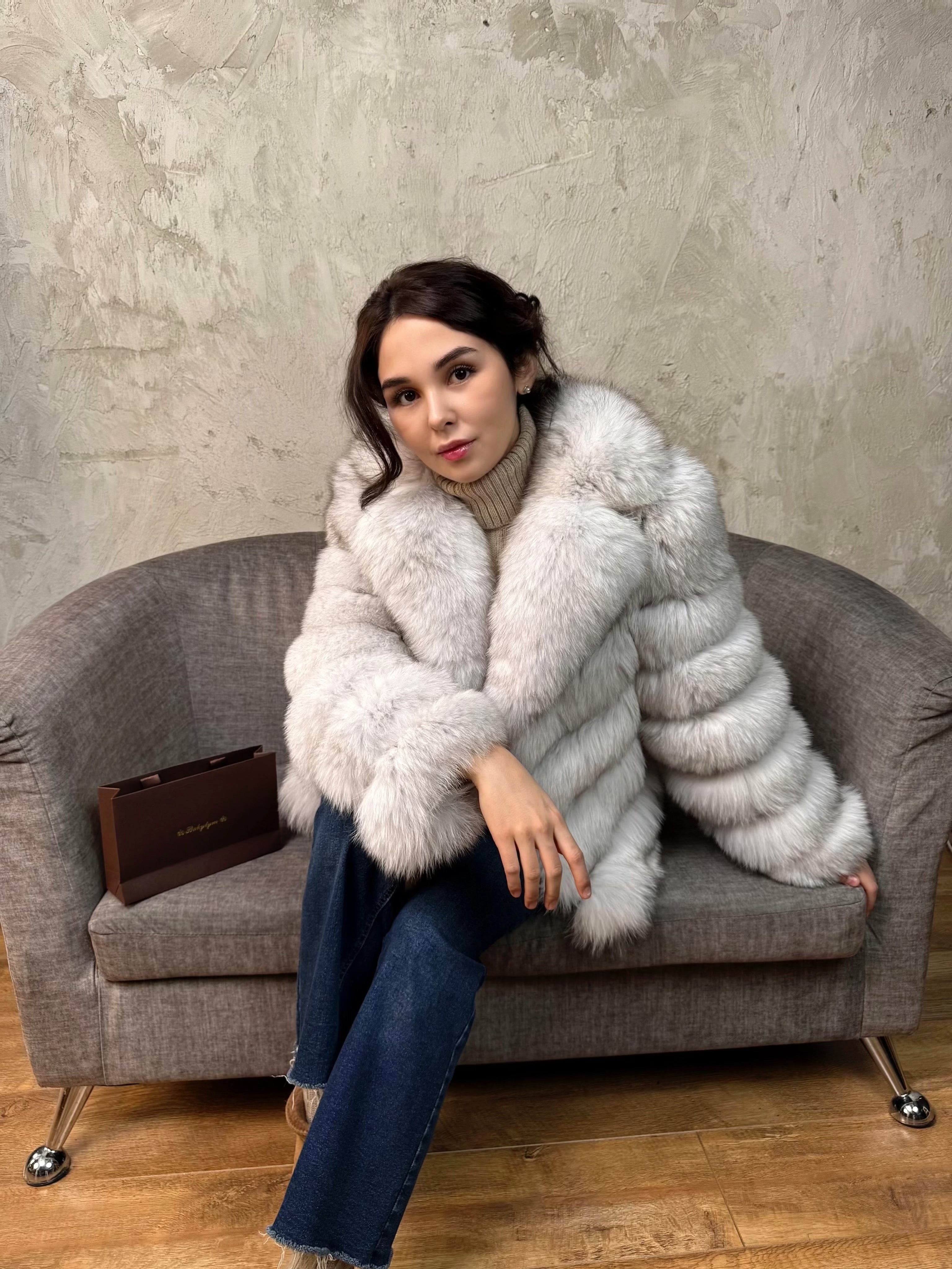 натуральный песец автоледи 3 цвета - коричневый темно коричневый и белый