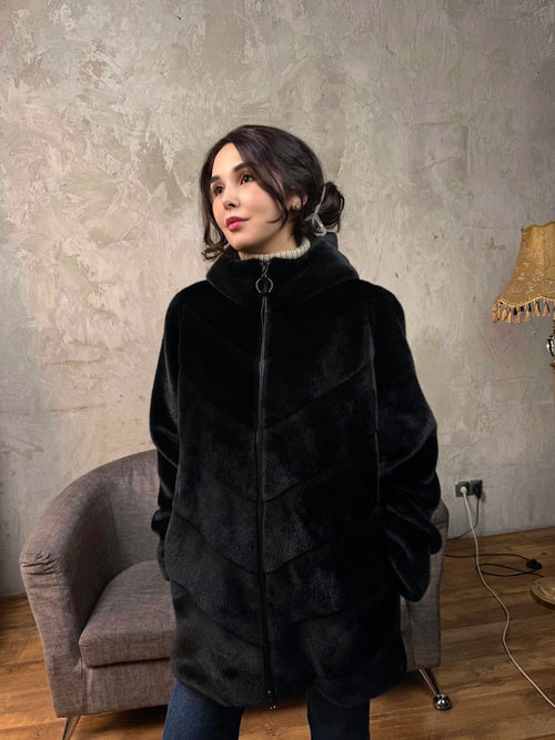 автоледи с капюшоном