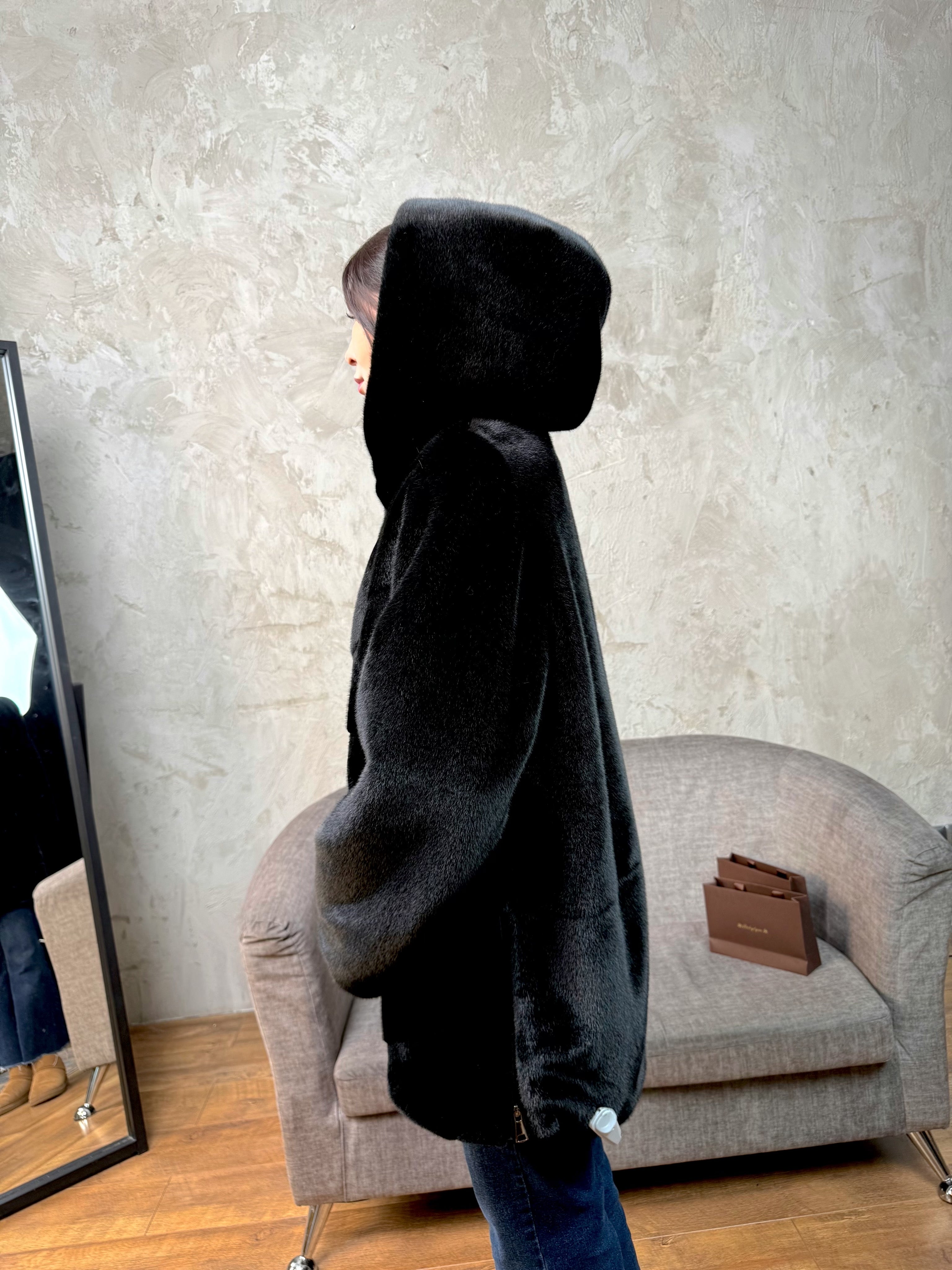 автоледи с капюшоном