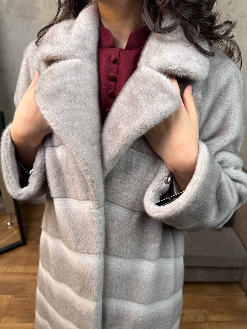 длинная серая без капюшона