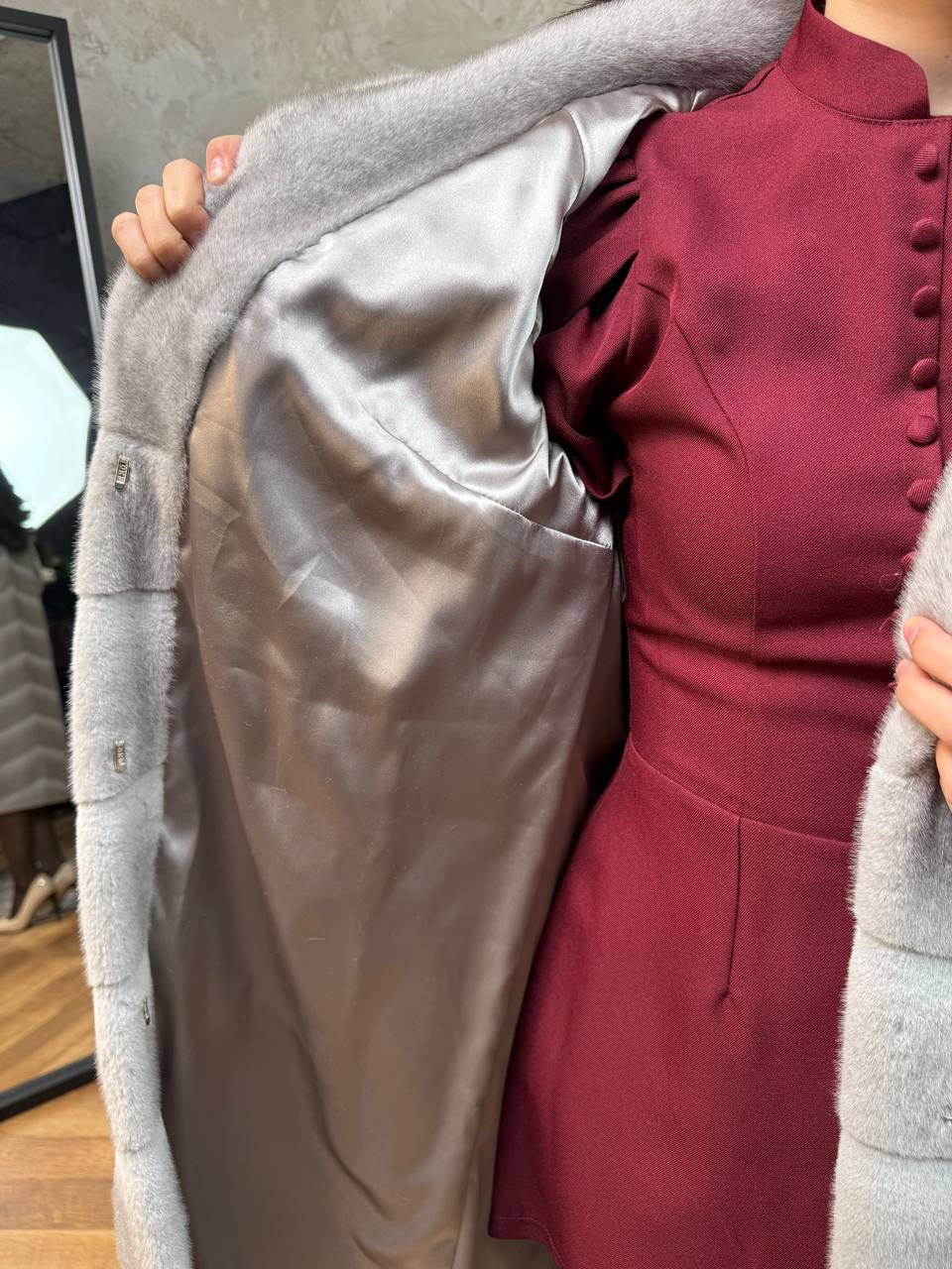 длинная серая без капюшона