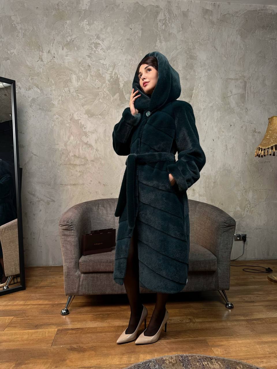 длинная изумруд с капюшошом