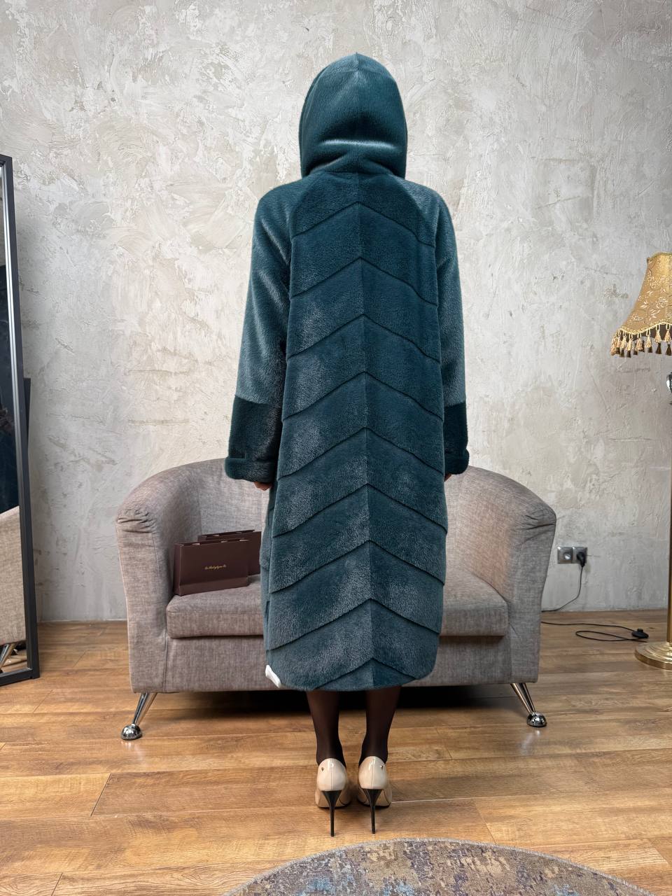 длинная изумруд с капюшошом