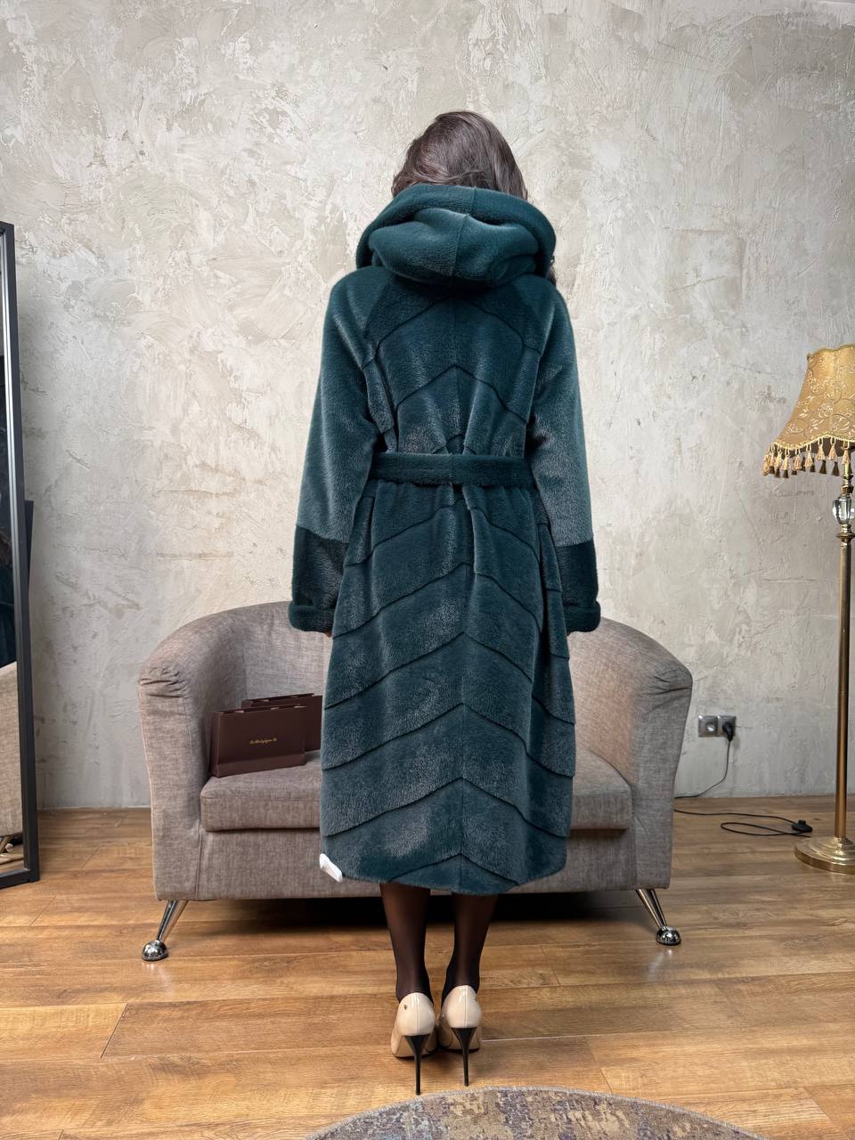 длинная изумруд с капюшошом