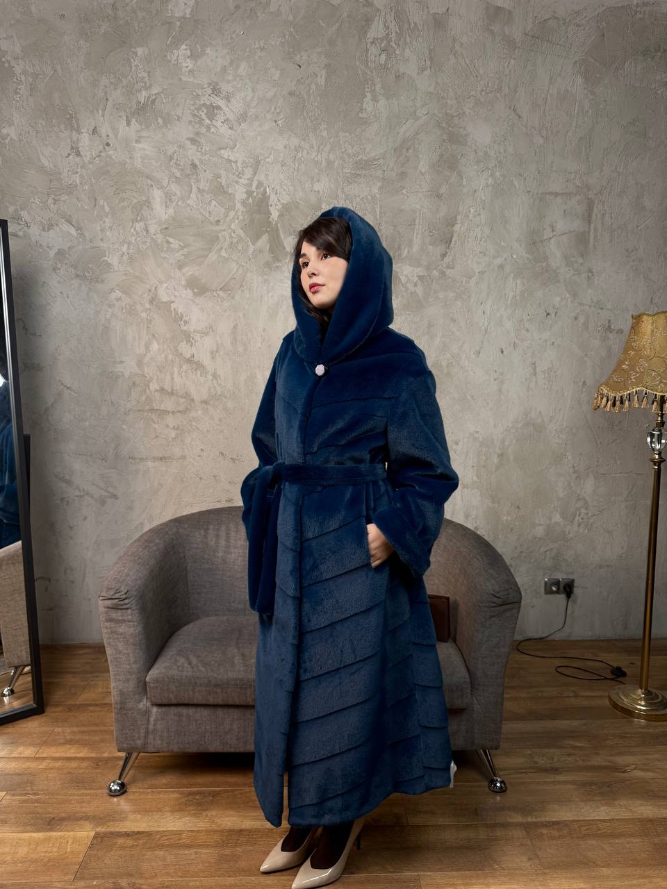 длинная сапфиро синий с каюшоном
