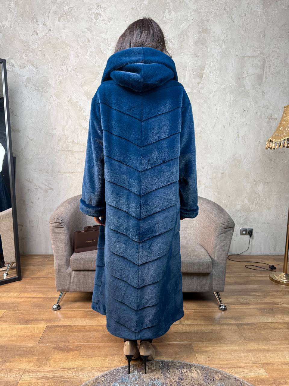 длинная сапфиро синий с каюшоном