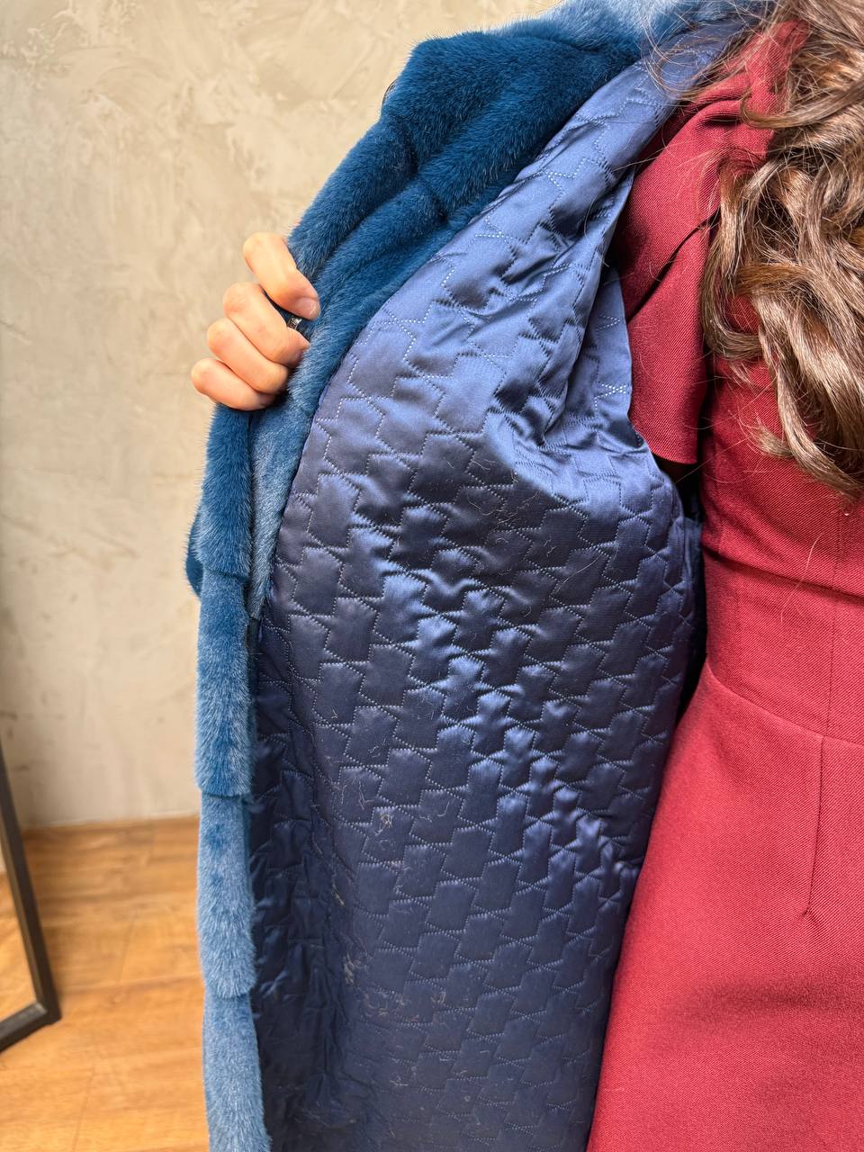 длинная сапфиро синий с каюшоном