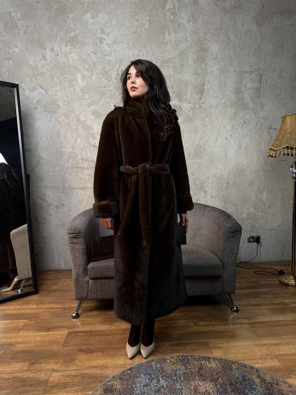 длинная коричневая с манжетом