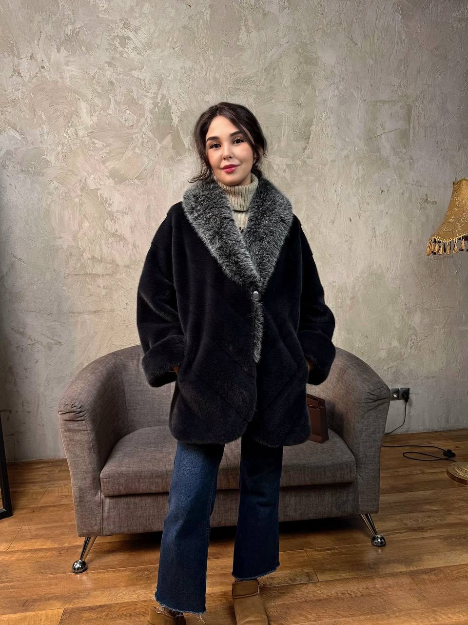 короткая фиолетовая