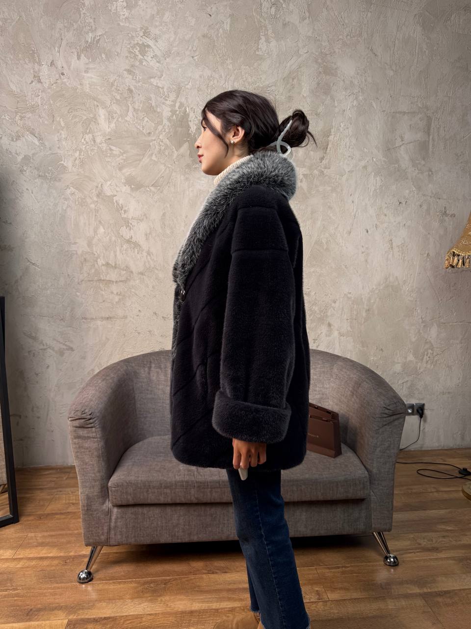 короткая фиолетовая