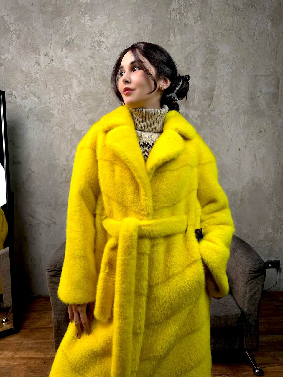 длинная желтая шуба