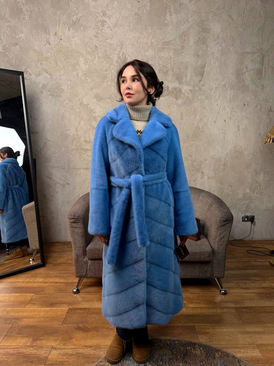 длинная голубая