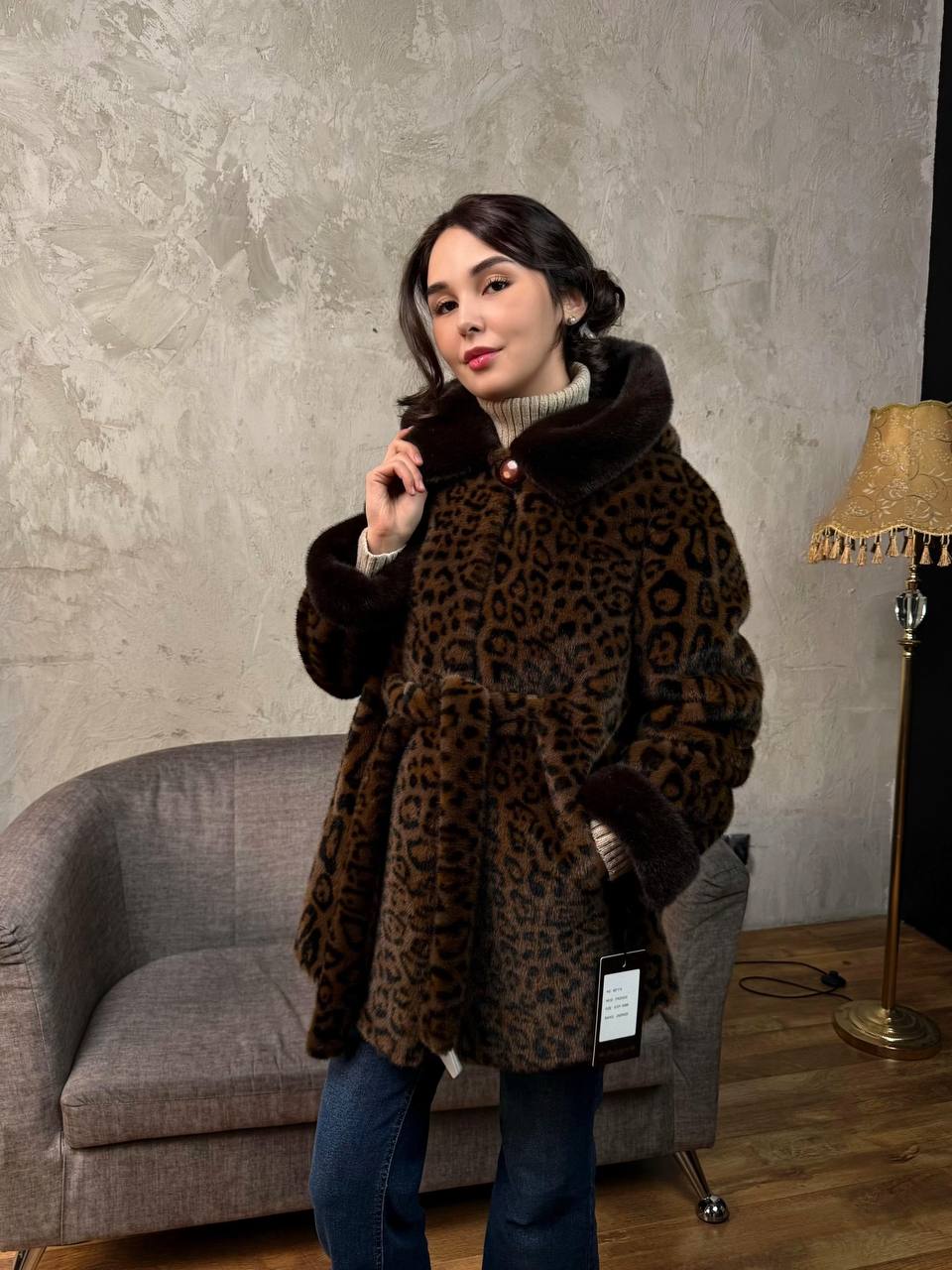 короткая леопард с каюшоном