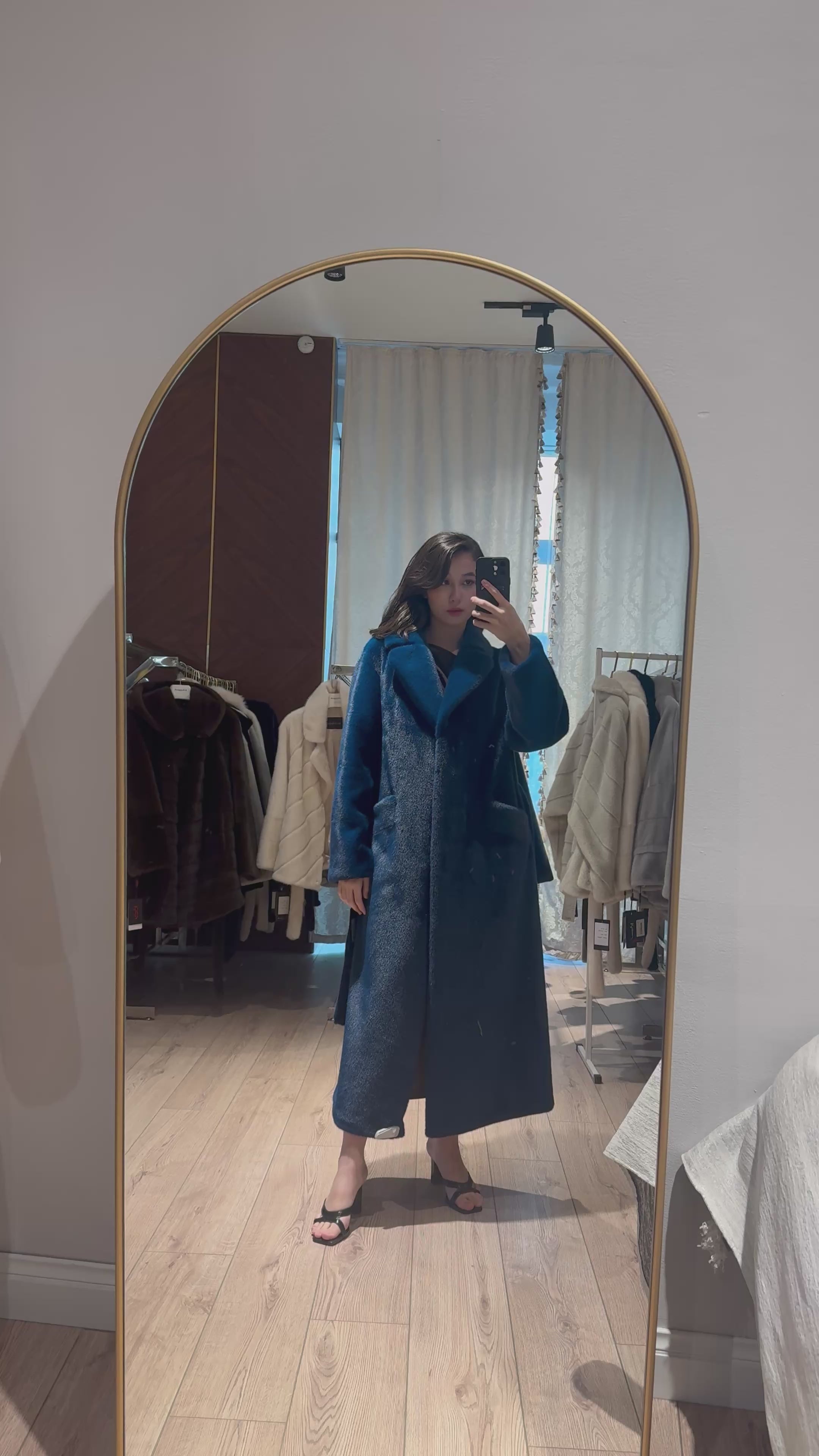 FUR COAT