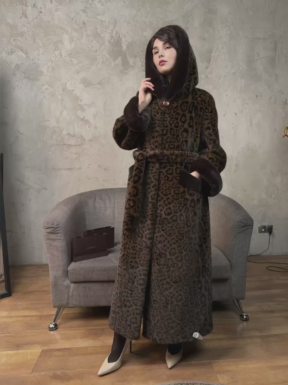 тигровая длинная с капюшоном