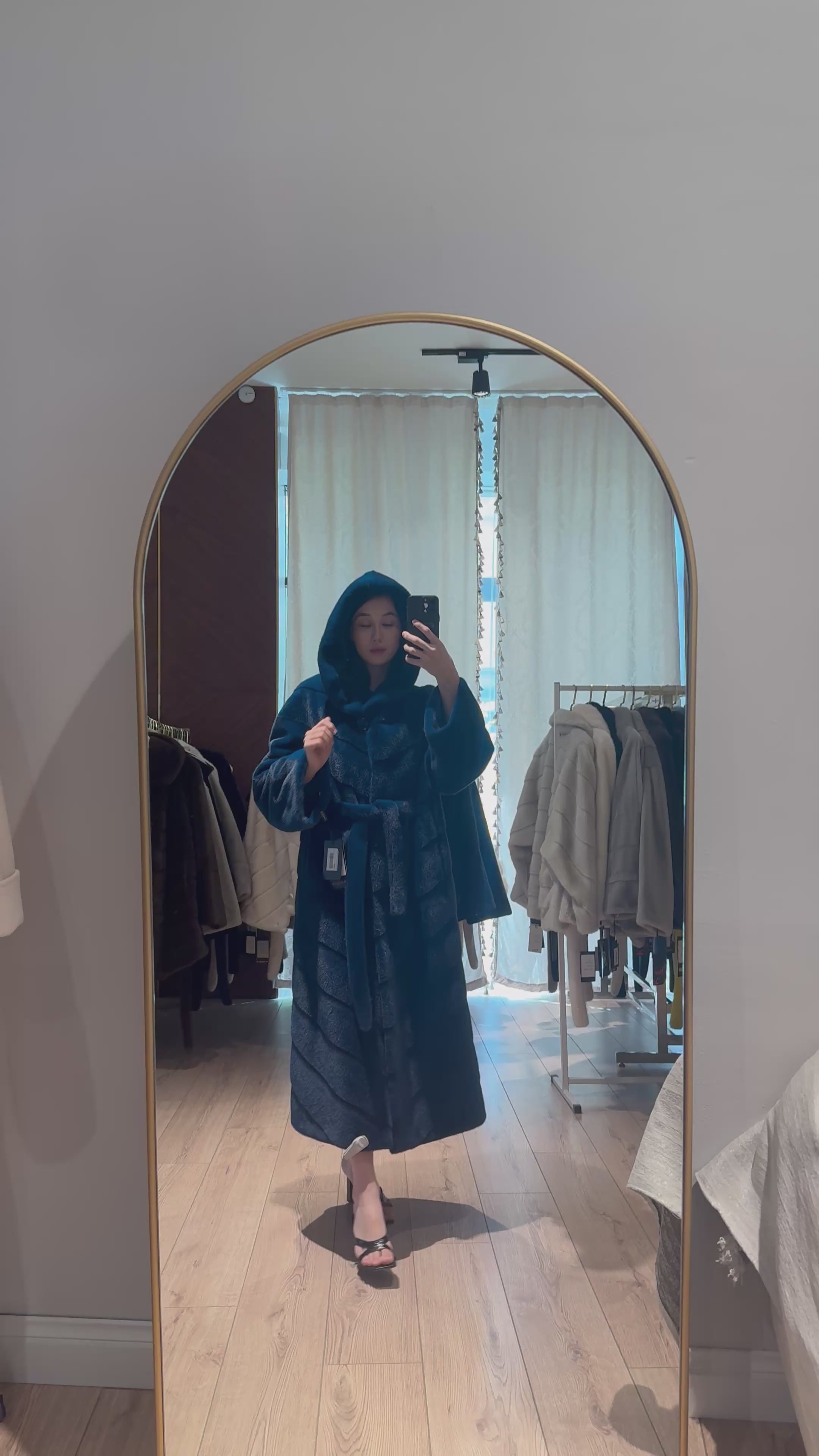 FUR COAT