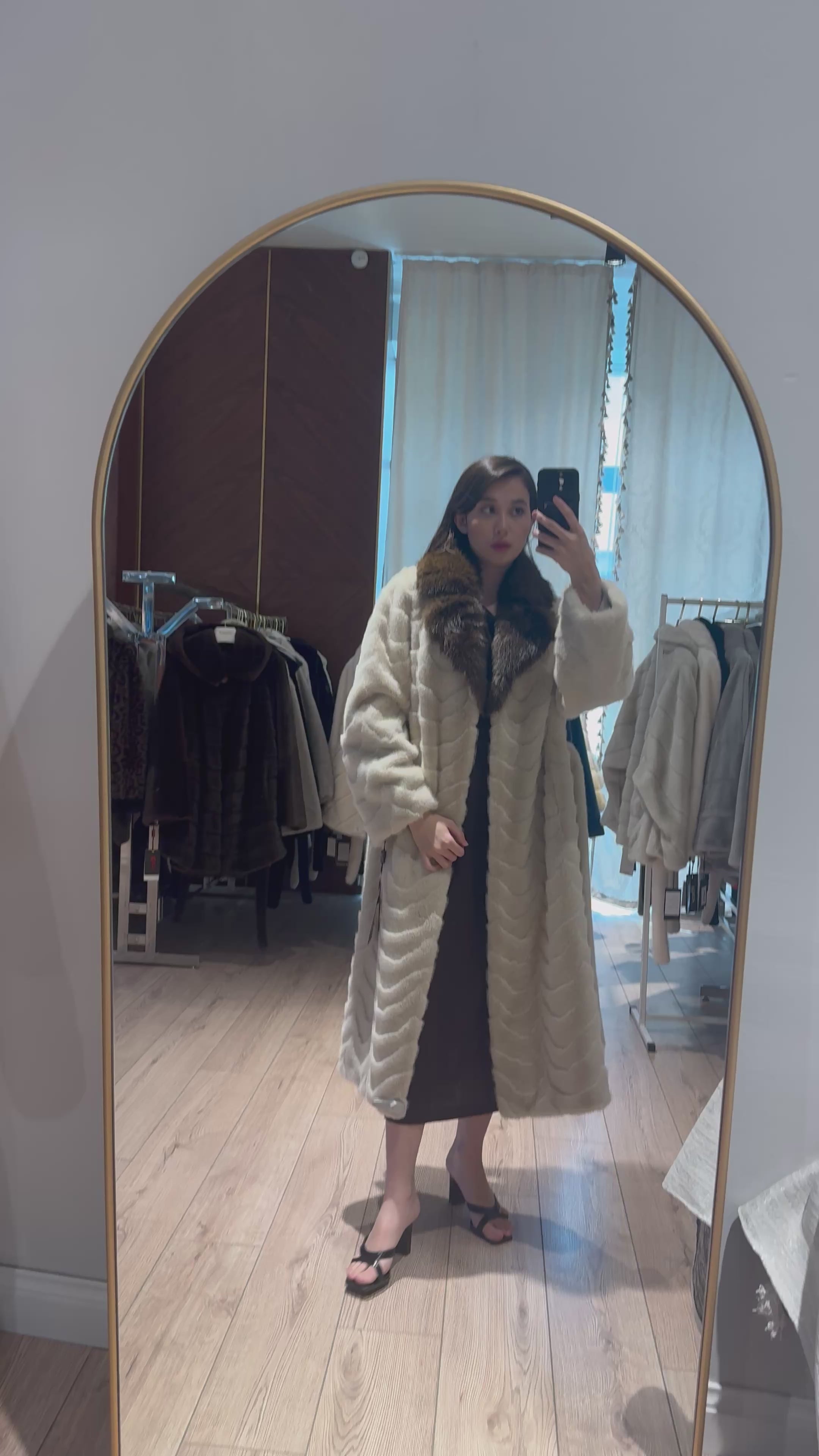 FUR COAT