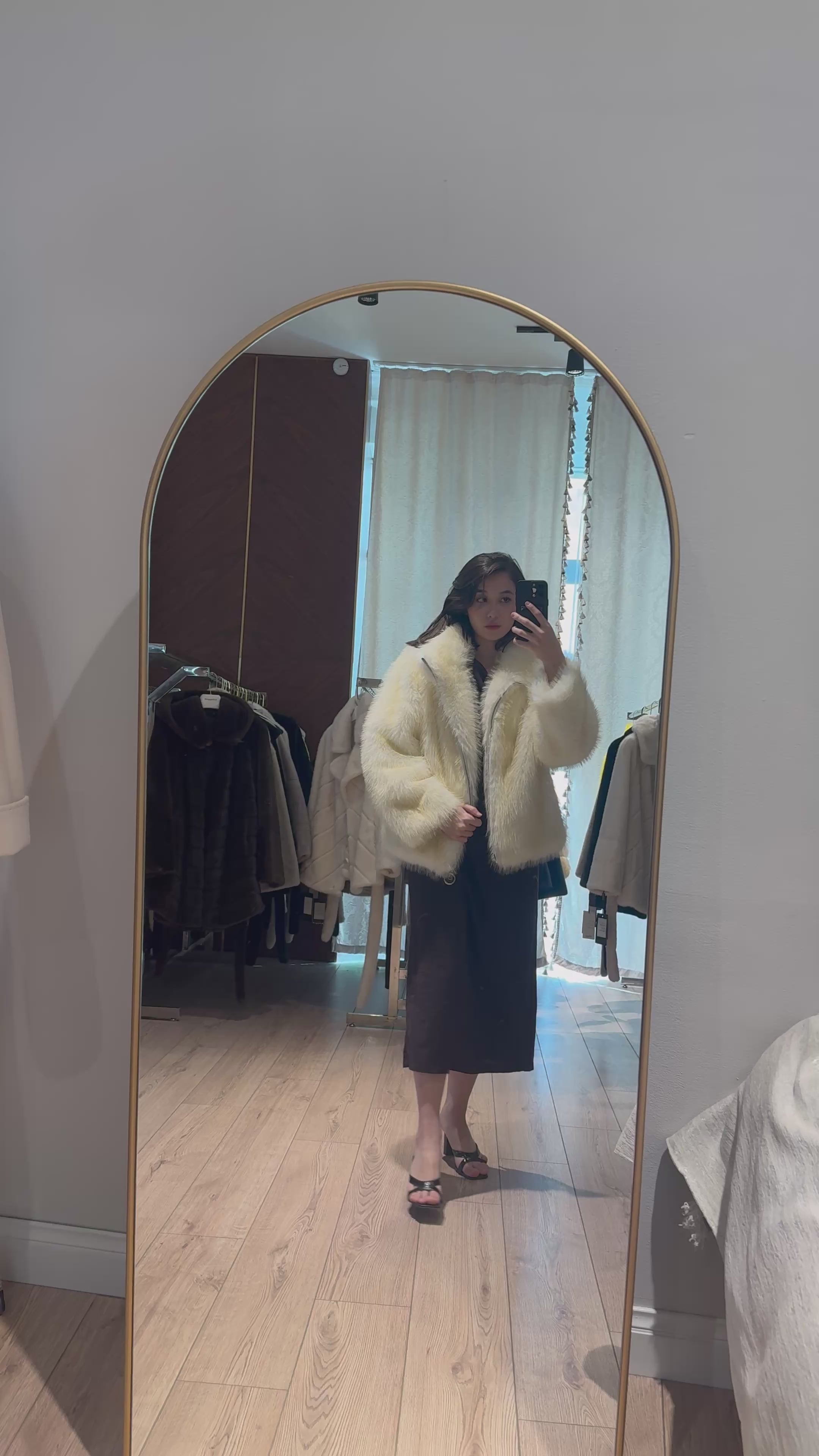 FUR COAT